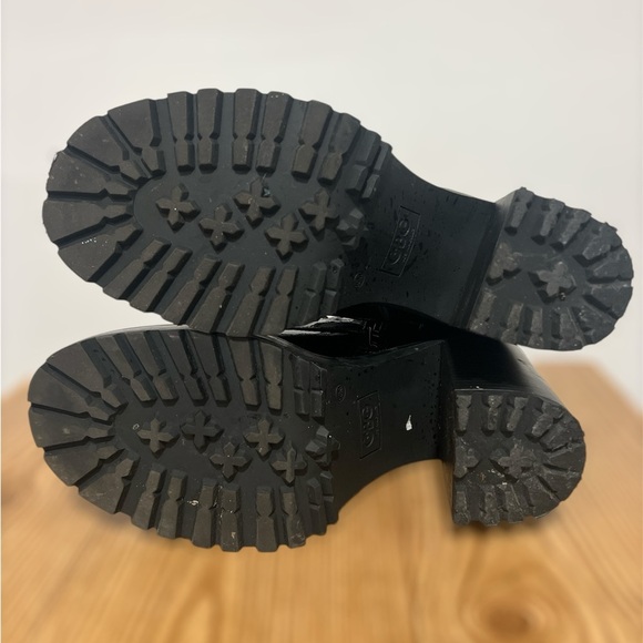 GBG Los Angeles Black Lace Up Boots with Chunky Heel - Picture 4 of 5